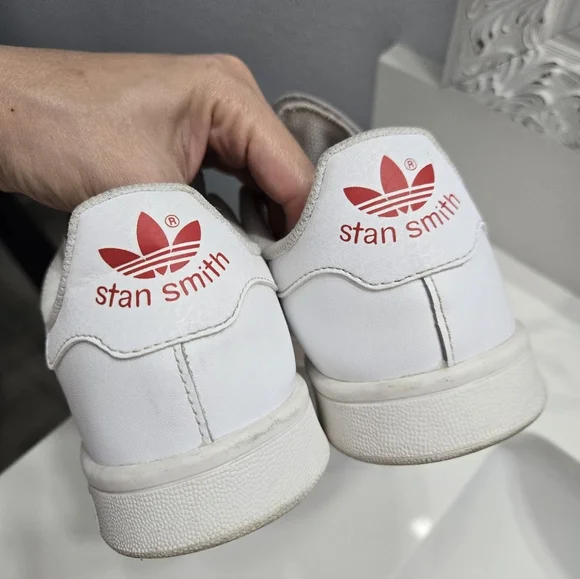 Adidas Stan Smith Valentines Day Sneakers - Picture 12 of 16
